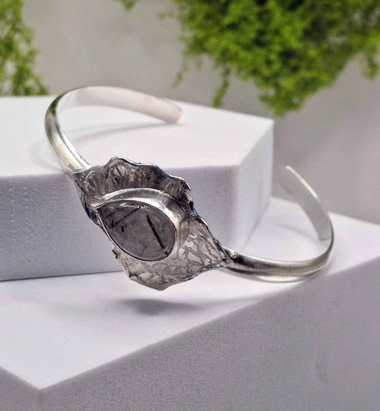 Quartz bangle