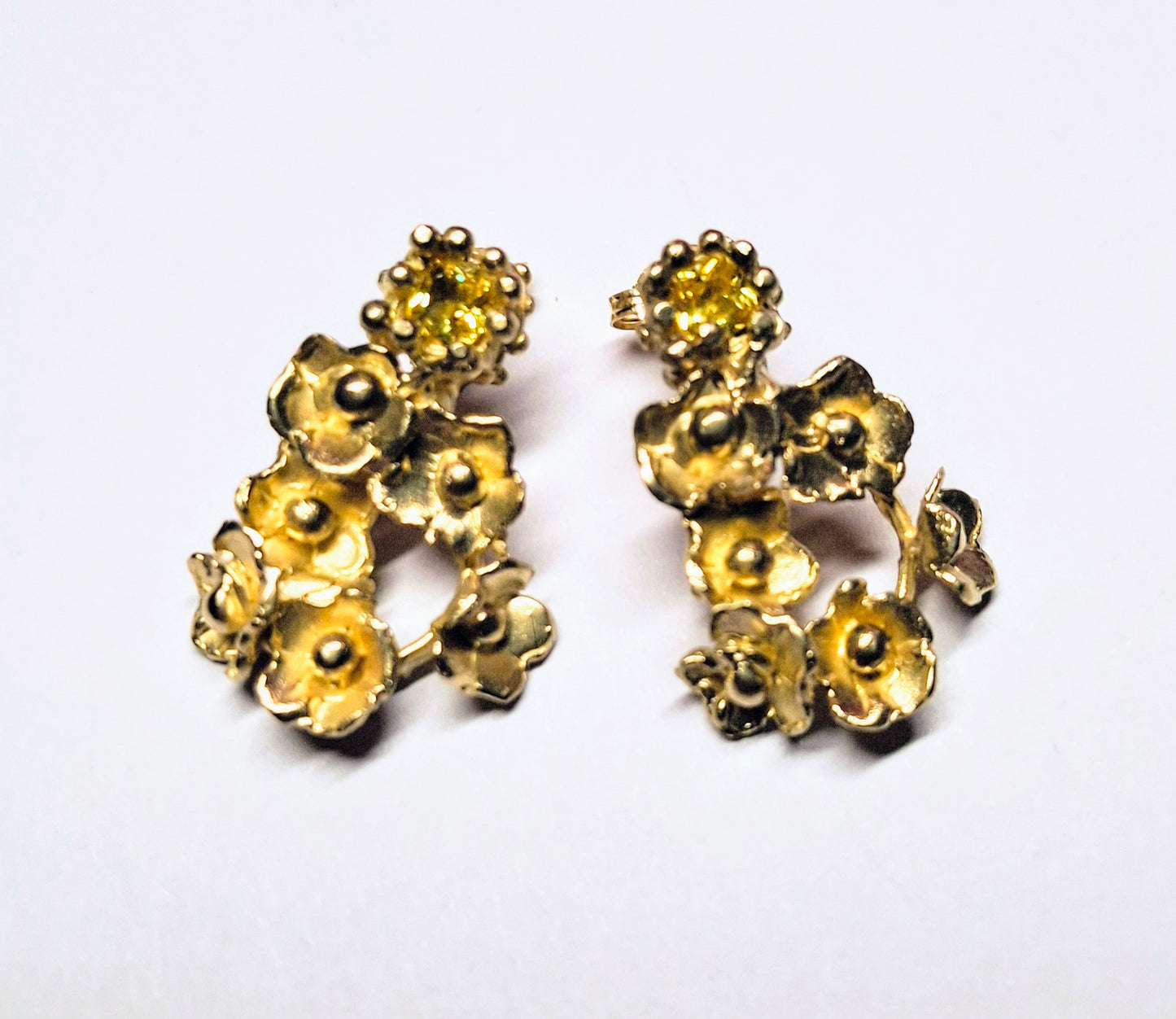 Blossom Radiance Earrings_Gold