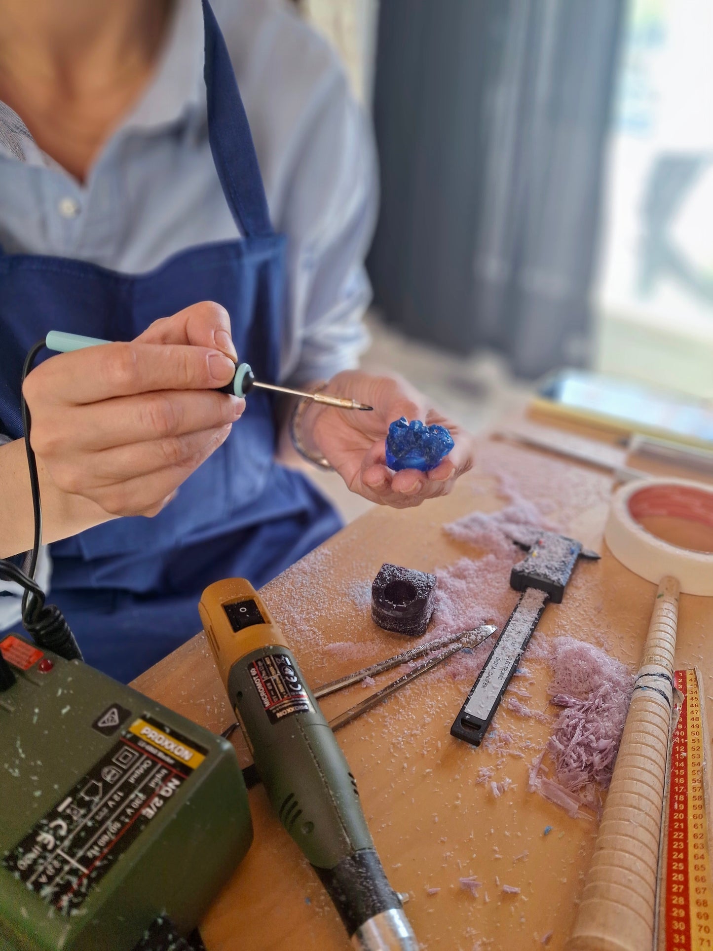 Lost Wax Casting: Free-Flow Wax Modelling with Stone-in-Place Techniques (Private one-on-one lesson)