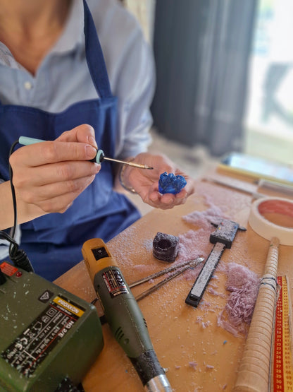 Lost Wax Casting: Free-Flow Wax Modelling with Stone-in-Place Techniques (Private one-on-one lesson)