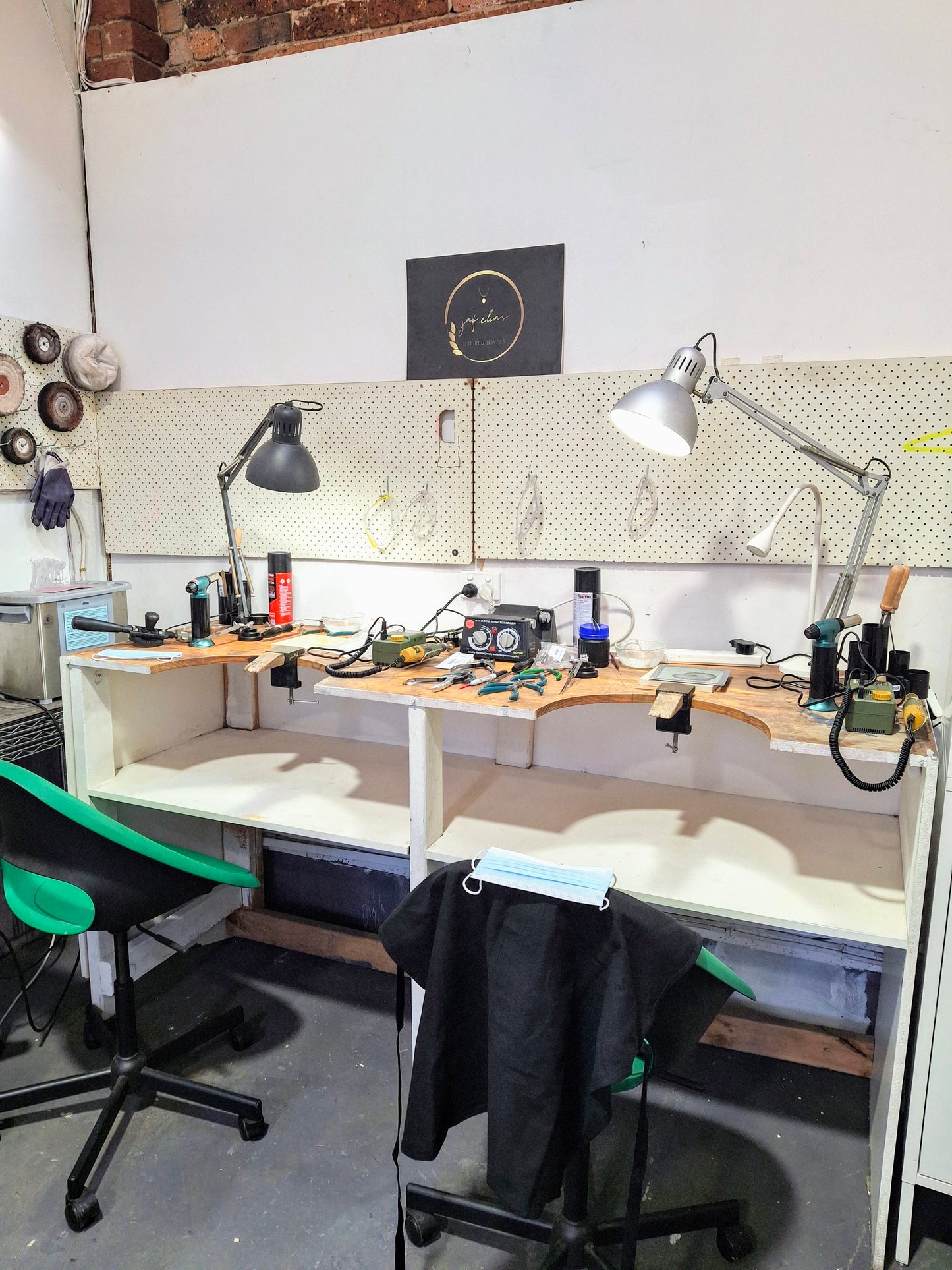 INTRODUCTION TO JEWELLERY MAKING (Private one-on-one lesson)